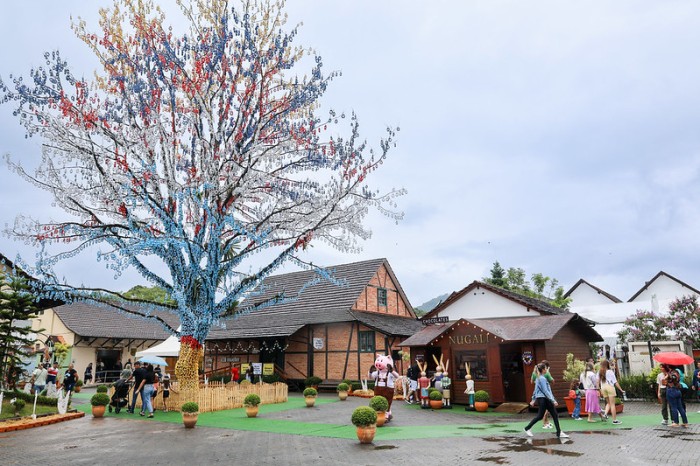 Setur participa da abertura da 16ª edição da maior festa de Páscoa do Brasil, a Osterfest