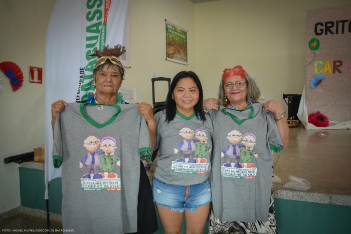 Idosos do Serviço de Convivência recebem novos uniformes