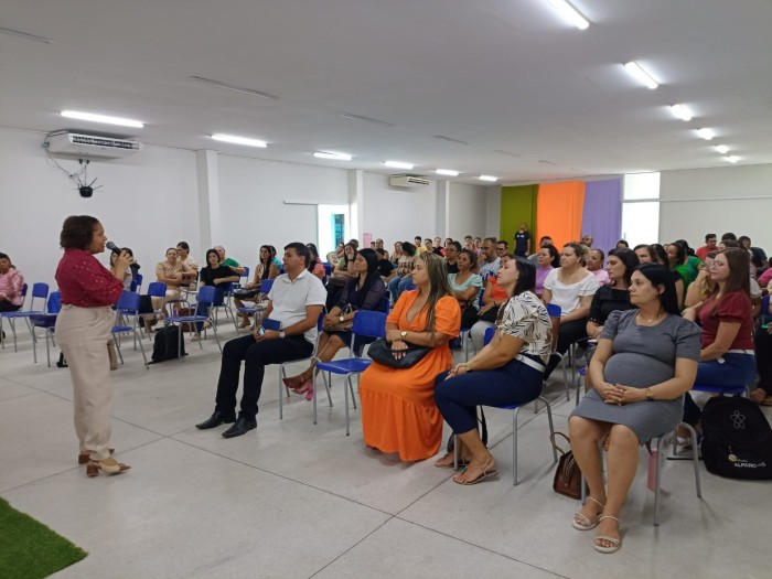 Secretária Executiva da SEE-PB discute Educação em Tempo Integral durante Jornada Pedagógica do município de Cabaceiras