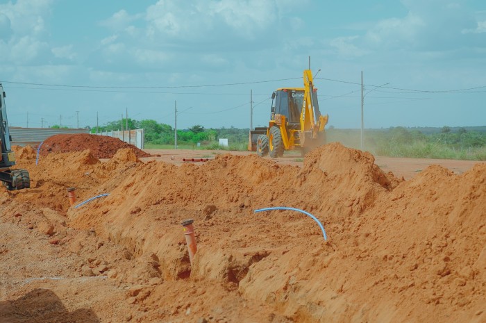 Casas populares do Jardim Primaveras serão entregues com rede de água e esgoto