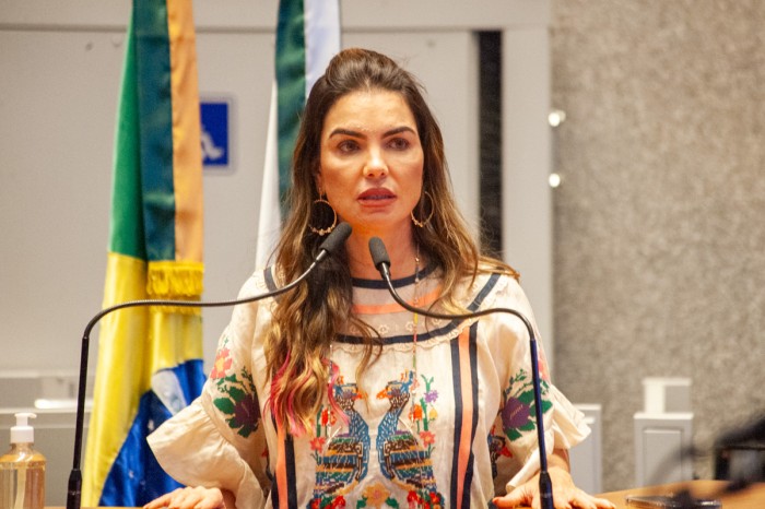 “Precisamos estruturar melhor as escolas”, defende Paula Belmonte