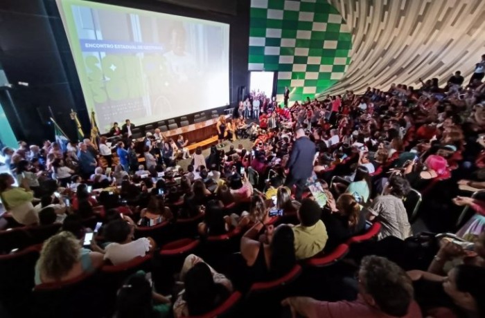 Prova de vestido rosa e pedido de ajuda no Whats: projetos que já ganharam o “Selo Empresa Amiga da Mulher”