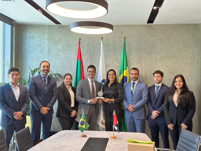 Nos Emirados Árabes, vice-governadora busca investidores para ativos ambientais do Acre