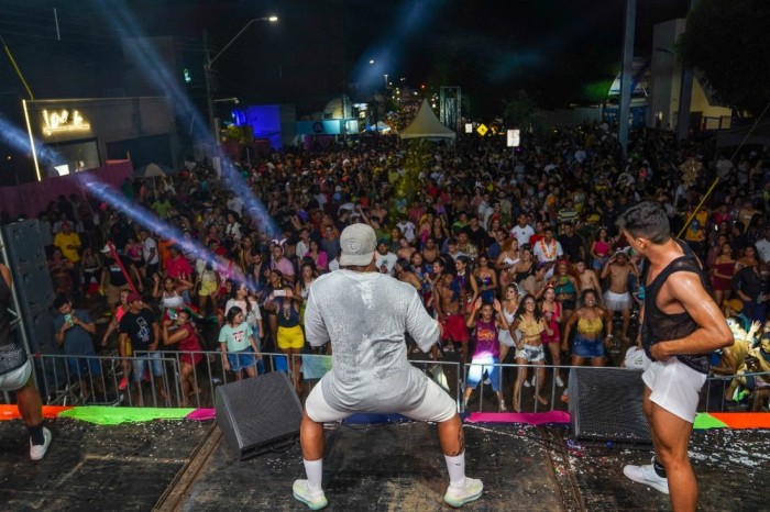 Carnaval 2024: Cidade Nova reúne mais de 60 mil foliões com tradicional bloco “Gaiola das Loucas”