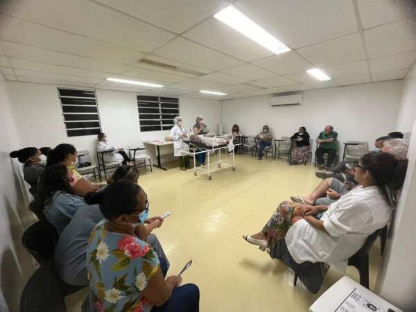 Encontros entre cuidadores e profissionais de saúde explicam rotinas do HGWA