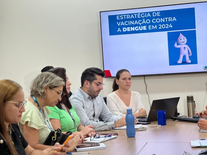 Governo da Paraíba discute estratégias de vacinação contra a dengue com 14 municípios da 1ª Região de Saúde