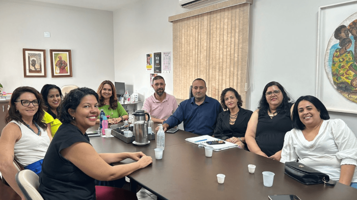 Secretaria da Mulher recebe equipe de Barretos