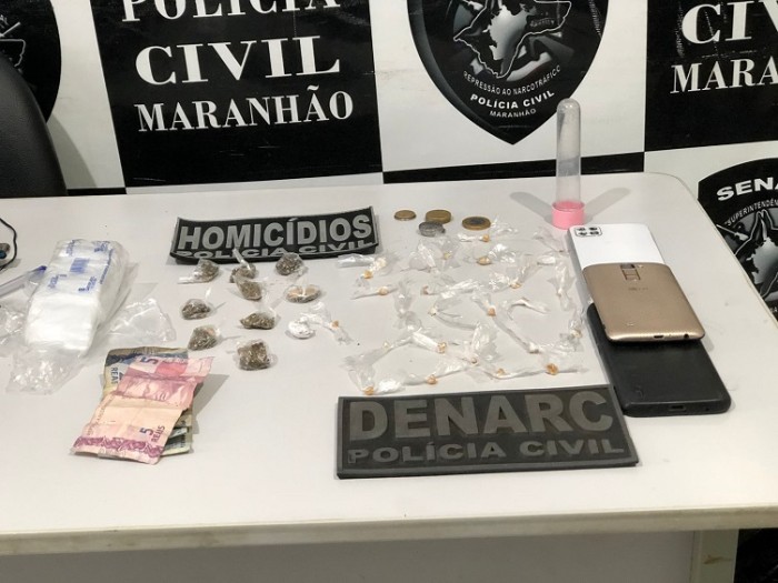 - Polícia apreendeu drogas, dinheiro, celulares e outros (Foto: Divulgação)