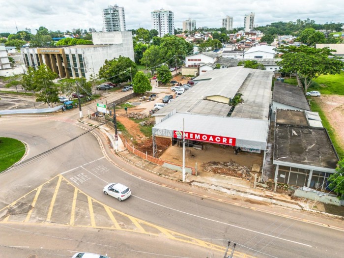 Secretaria de Obras Públicas avança na ampliação do estacionamento do Hemoacre