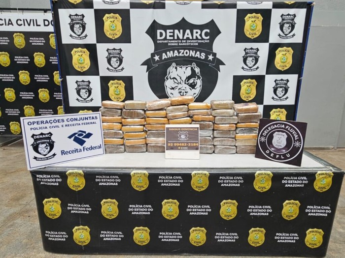 PC-AM prende homem com 50 quilos de maconha em embarcação no Rio Negro