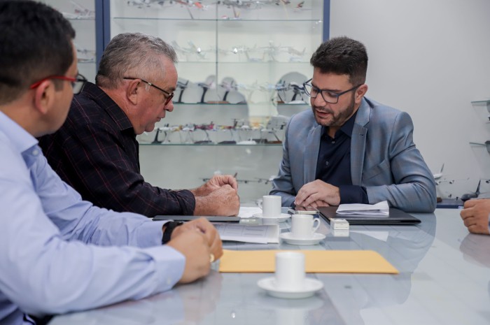 Governador Gladson Cameli fortalece parcerias estratégicas em encontros com prefeitos de Manoel Urbano, Plácido de Castro e Santa Rosa