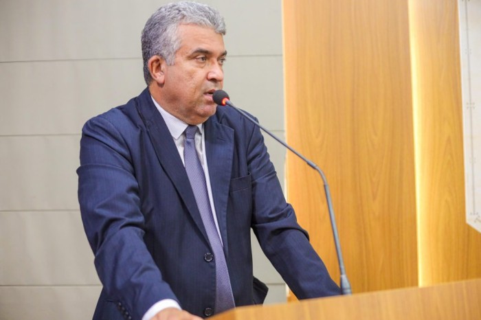 Marcial Lima denuncia descaso com o entorno do Mercado do São Francisco