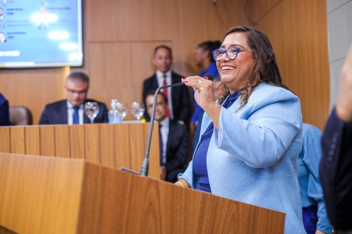 Professora Eva Alves toma posse como vereadora de São Luís
