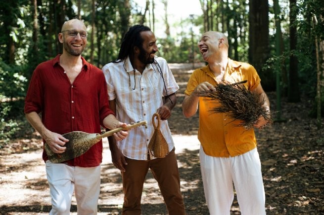 João Oliveira, Jota Erre e Kabé Pinheiro fazem show de estreia de ‘Terra Batida’ em São Sebastião
