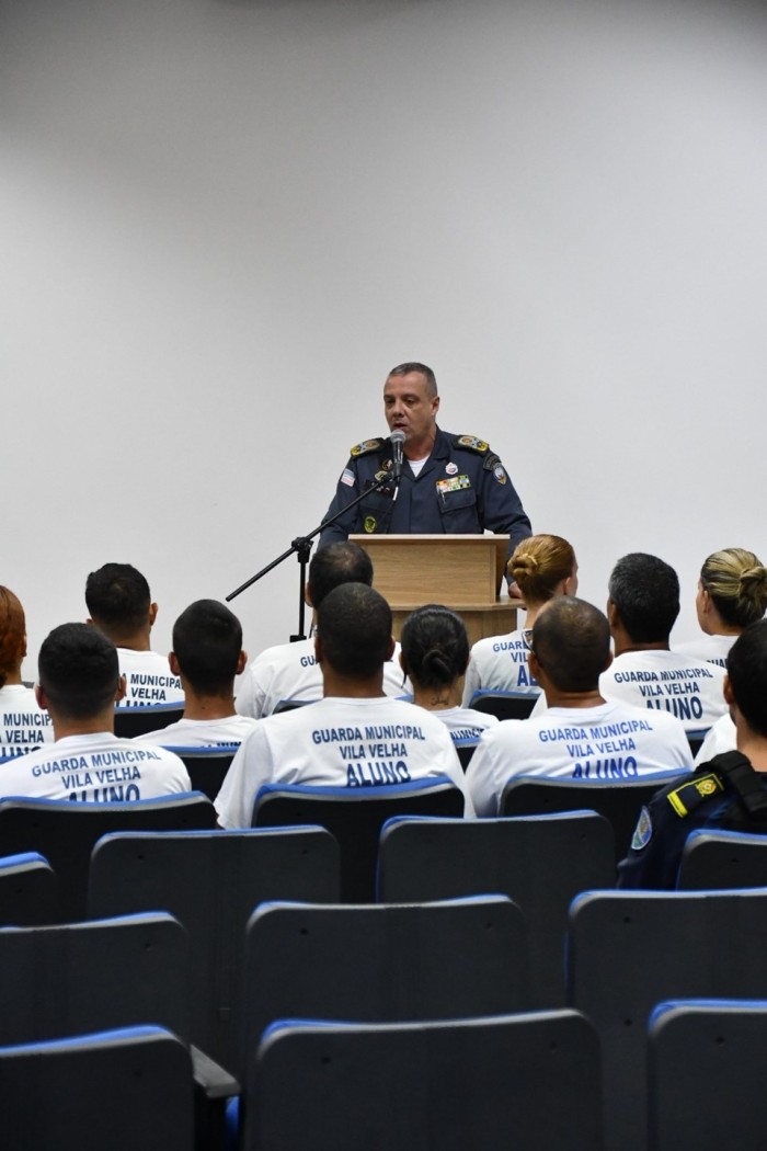 Comandante-geral da PM faz palestra para alunos da Guarda Municipal de Vila Velha