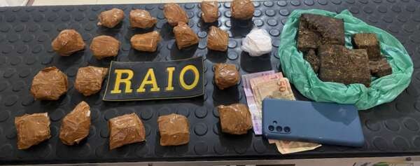 PMCE captura dupla com cerca de 1kg de drogas em Milagres