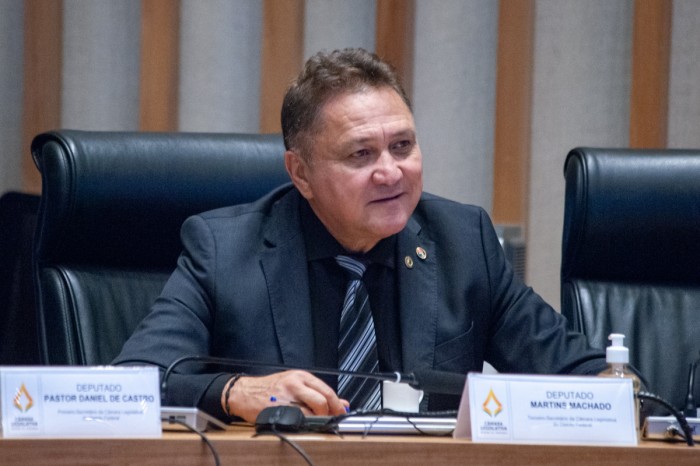 João Cardoso defende reajuste para gestores da educação