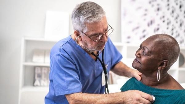 Vereador indica a contratação de um médico geriatra pelo SUS