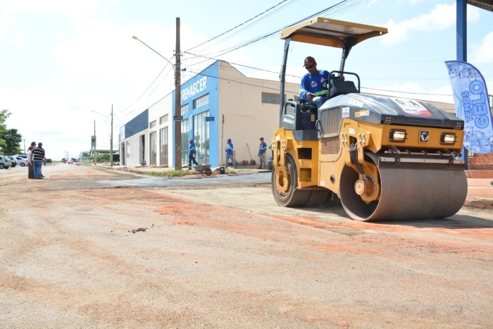 Prefeitura de Bataguassu realiza obra de restauração asfáltica na Avenida São José
