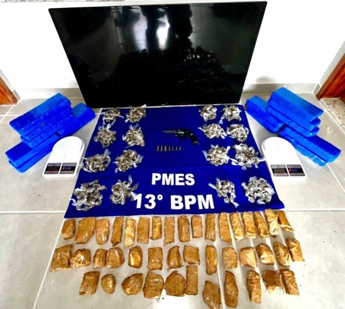 13º BPM REALIZA GRANDE APREENSÃO DROGAS E ARMA NESTE FIM DE SEMANA