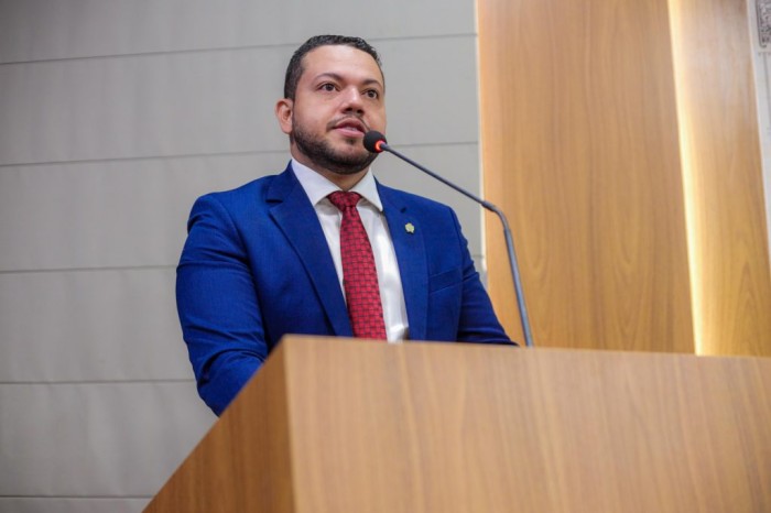 Octávio Soeiro anuncia licença e destaca projetos de seu mandato