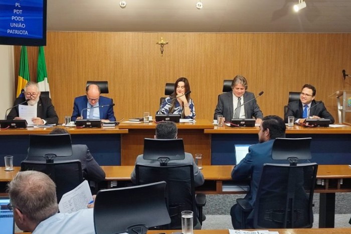 Reunião da CCJR acontece no Plenarinho Deputado Nelito Câmara, às quartas-feiras, a partir das 8h