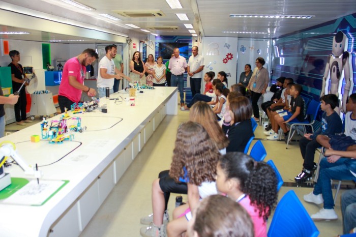 Araçatuba recebe carreta de tecnologia do SESI