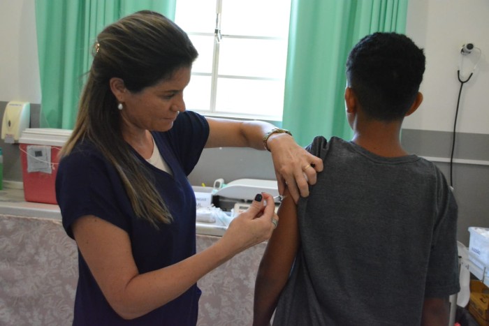 Saúde oferece vacina contra a Dengue para crianças de 10 e 11 anos em horário estendido em Bataguassu