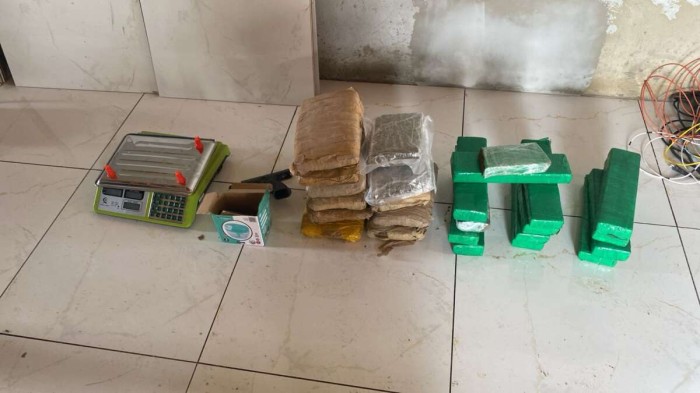 Ficco captura suspeitos e apreende 24 kg de droga e arma em Aquiraz