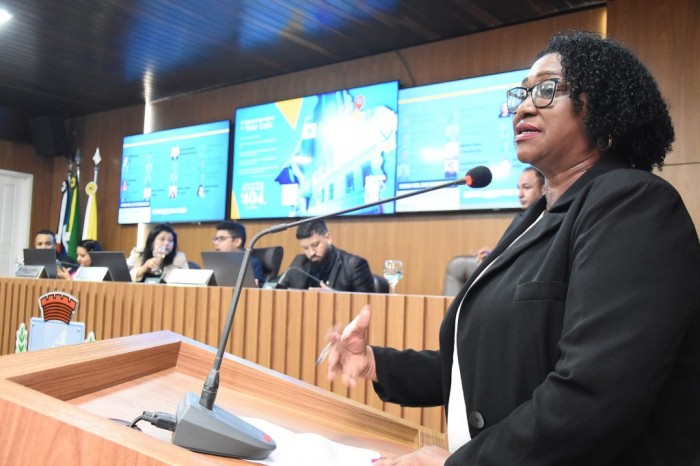 Creuzamar de Pinho destaca 92 anos do voto feminino e o papel da mulher na política