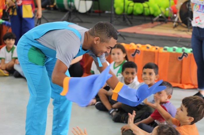 FCCM: Música, brincadeira e conhecimento marcam aula inaugural na Casa da Cultura