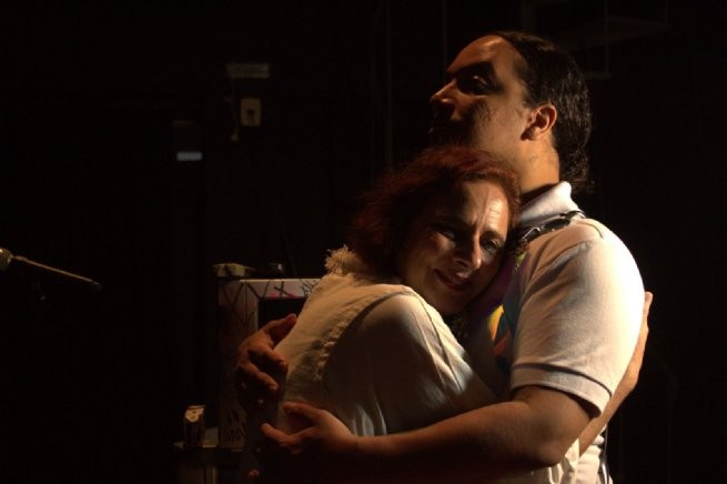 Espetáculo ‘Mãe, sou Queer!’ chega a São Sebastião em apresentação gratuita neste sábado