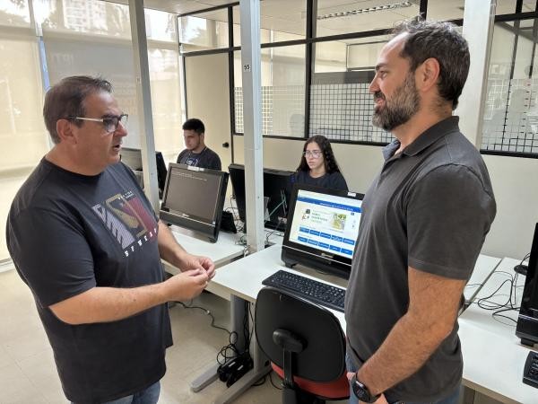 Vereador conhece sistema organizado e sem filas de atendimento ao contribuinte de Campinas