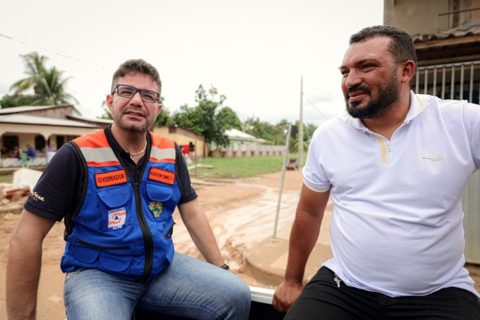 Com rio abaixo da cota de transbordamento, Gladson Cameli visita Jordão e garante apoio na reconstrução da cidade