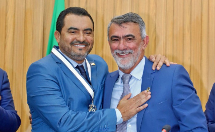 Governador Wanderlei Barbosa recebeu a Comenda Ordem ao Mérito Legislativo, por sua contribuição histórica com a Assembleia Legislativa do Tocantins - Foto: Antonio Gonçalves/Governo do Tocantins
