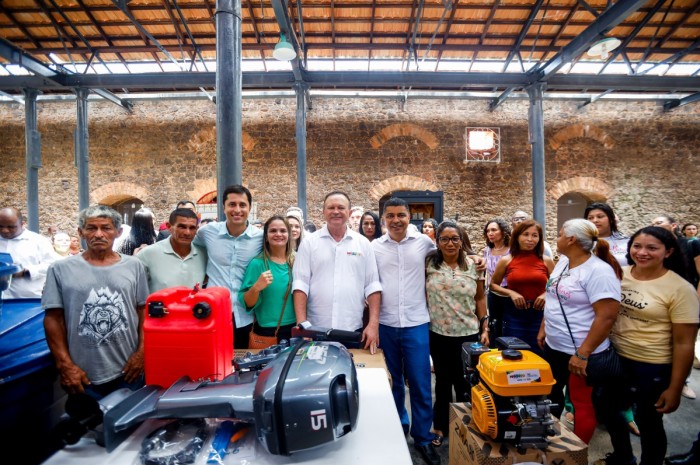 Governo do Maranhão entrega equipamentos para fortalecer a agricultura familiar