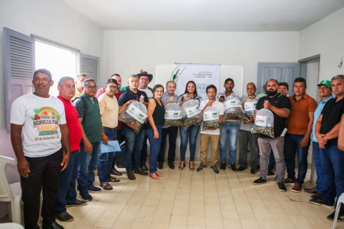 SAF realiza distribuição de alevinos para agricultores familiares de 13 municípios