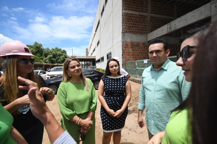 Primeira-dama da Paraíba conhece Hospital da Mulher e destaca importância da obra na saúde da população feminina