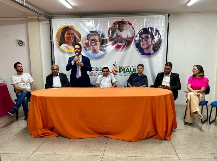 Governo inicia segunda etapa de programa que ensina Libras ao servidores do estado