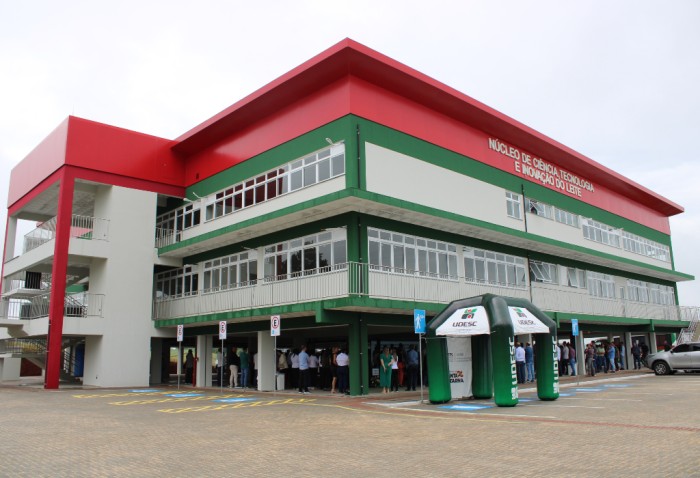 Udesc inaugura o núcleo que fortalecerá a cadeia produtiva do leite em Santa Catarina
