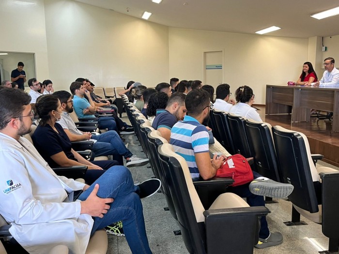 Hospital de Trauma de Campina Grande recepciona novos residentes médicos