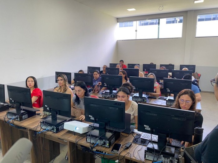 Março Lilás: Enfermeiros participam de capacitação do Sistema de Informação do Câncer de colo do útero