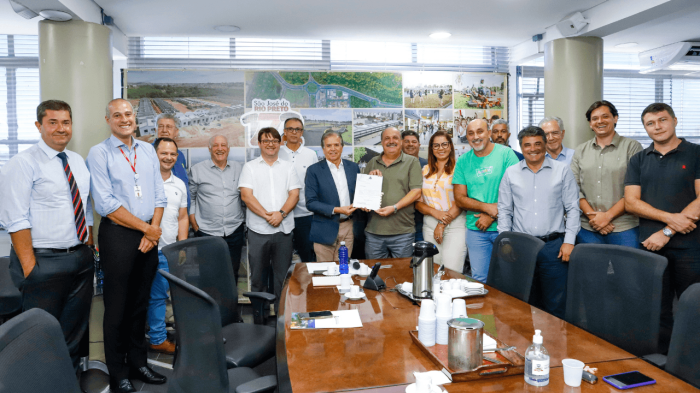 Prefeito recebe vereadores para esclarecer projeto do sinal 5G