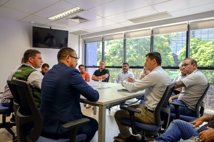 Estado promove alinhamento para dar celeridade à construção de novas casas populares na capital e interior do Acre