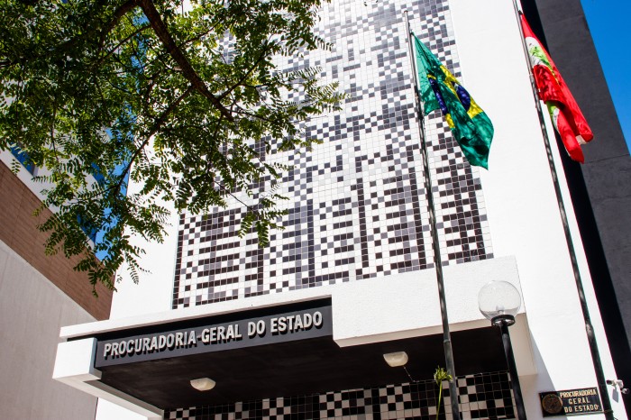 PGE amplia participação nas administrações públicas estadual e municipal