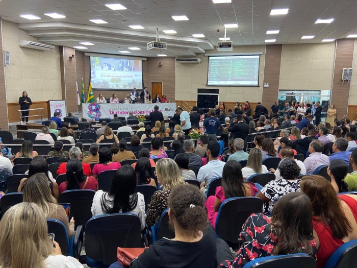 Cidade: Sessão solene na Câmara de Marabá homenageia mulheres