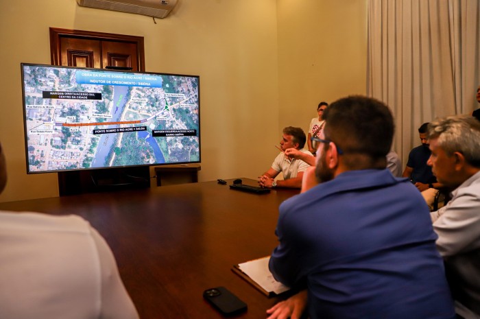 Governador Gladson Cameli articula projetos de infraestrutura em encontros com prefeitos do Acre