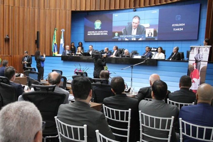O cardeal agradeceu a honraria recebida nesta manhã pela Assembleia Legislativa de Mato Grosso do Sul 