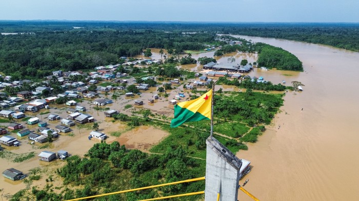 Após atingir segunda maior cota histórica, Rio Acre baixa 19 centímetros em 24 horas na capital 