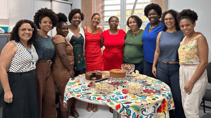 Depir oferece café da manhã para mulheres